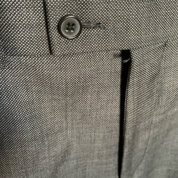 Gray men’s suit (BLAZER AND PANTS INCLUDED) - Picture 5 of 7